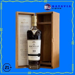 Macallan 30 Year Old Sherry Oak 700ml single malt Scotch whisky wooden box Scotland